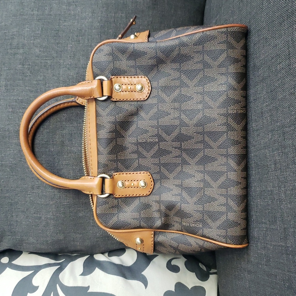 EUC Michael Kors handbag